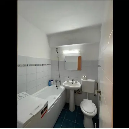 Apartment Near Center 1 *